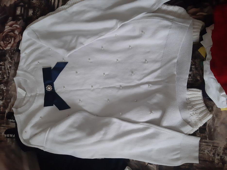 Пиджак для девочки стильный.