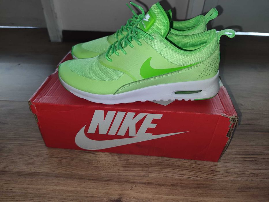 Маратонки Nike Air Max Thea