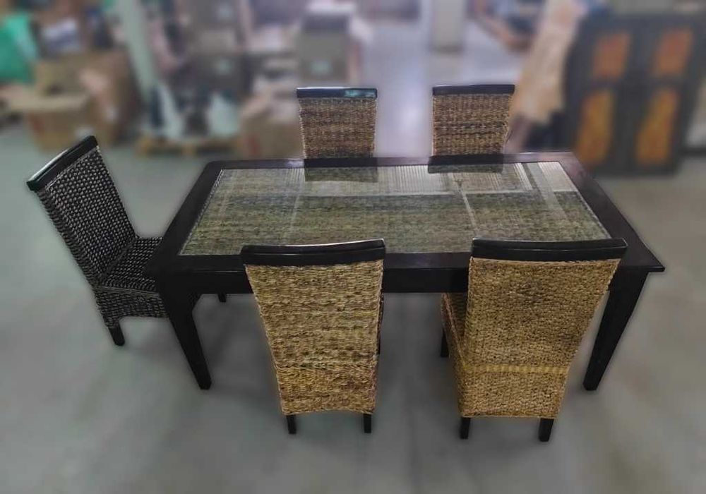 Masa si Scaune Thailandez