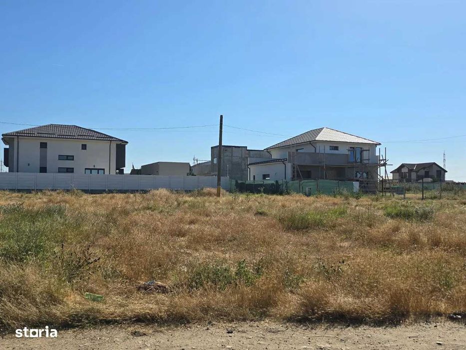 teren  2000 mp  36 metri deschidere