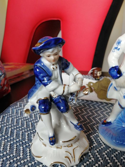 Красиви Порцелонови Фигури