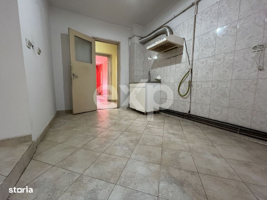 COMISION 0% Apartament 3 camere dec 2 bai etajul 3 central Gaesti