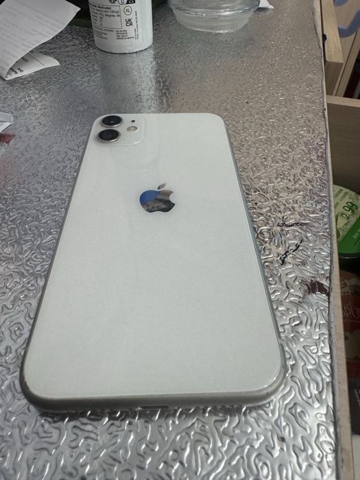 iPhone 11 на продажу