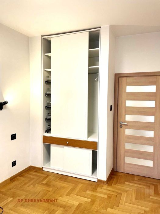 Дава се под наем Тристаен апартамент в София, Докторски паметник - 101 кв.м за 765 € - Снимка #12