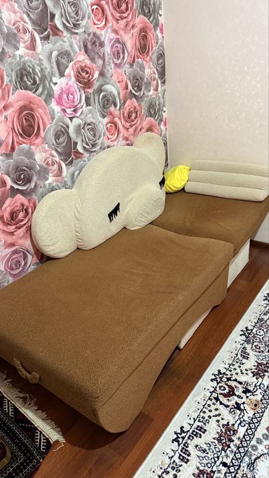 Детский гарнитур и диван