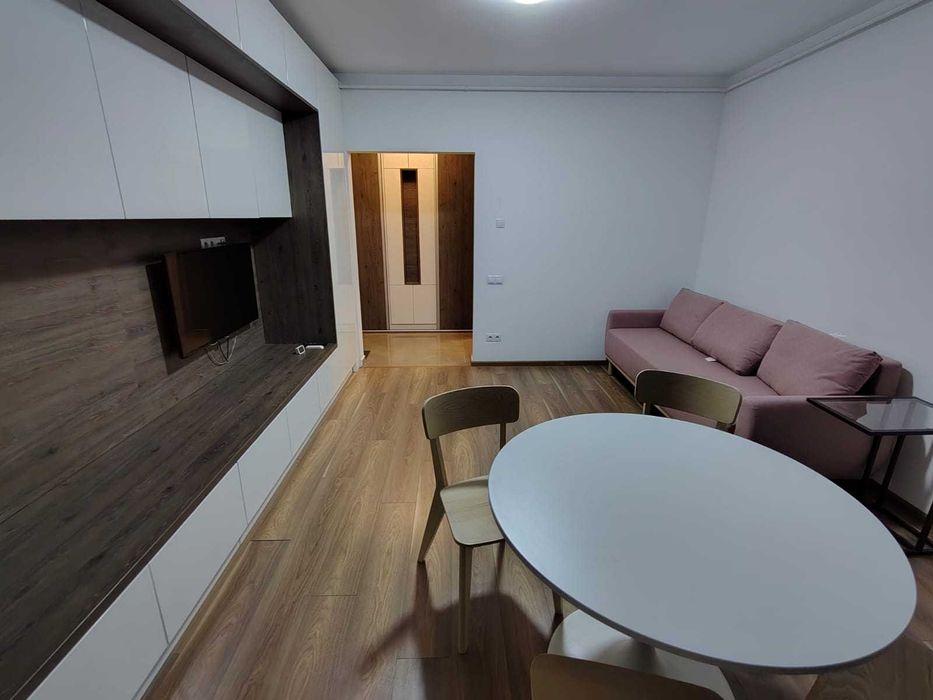 Inchiriez apartament ultracentral in bloc constructie noua