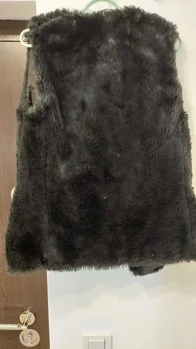 Vesta neagra bershka