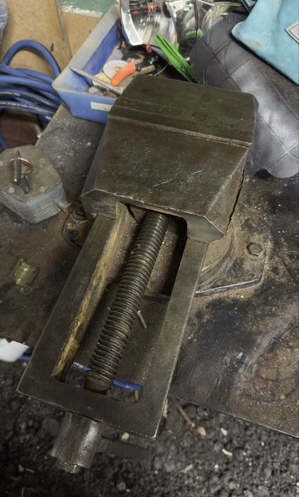 Продам тиски советские ссср