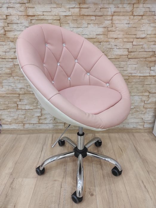 Професионален стол за маникюристи