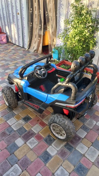 Срочно  продам  машину  детскую