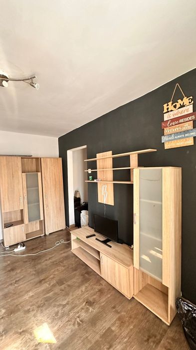 Ofer spre închiriere garsoniera zona centrala