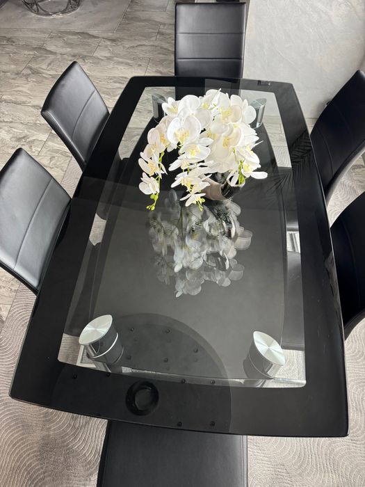 Стъклена трапезна маса и столове