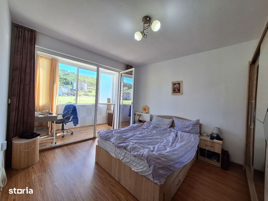 Apartament cu 2 camere, decomandat, 2 balcoane, zona Porii — fotografia 3