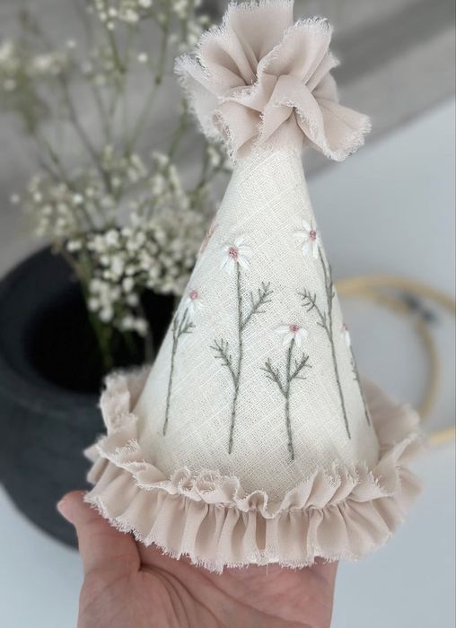 Coif aniversar 1 an, brodat