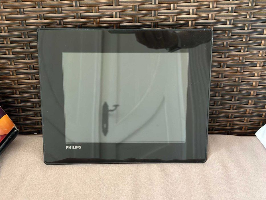 Дигитална рамка за снимки Philips SPF4308/10/ Фоторамка