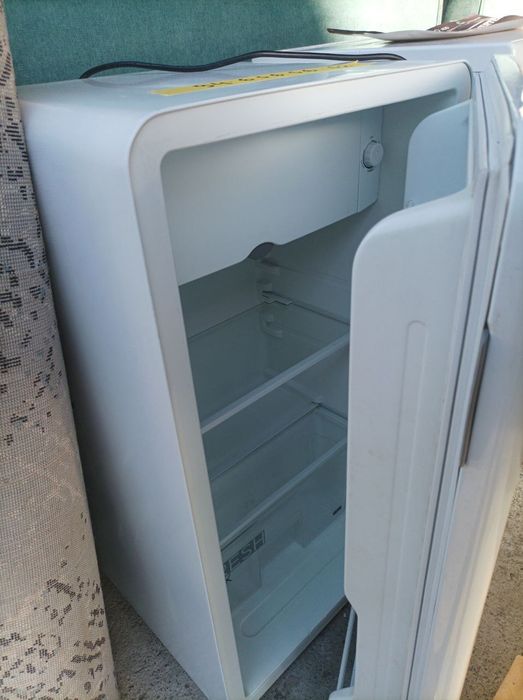 Продаётся мини холодильник.в почти новом состояние