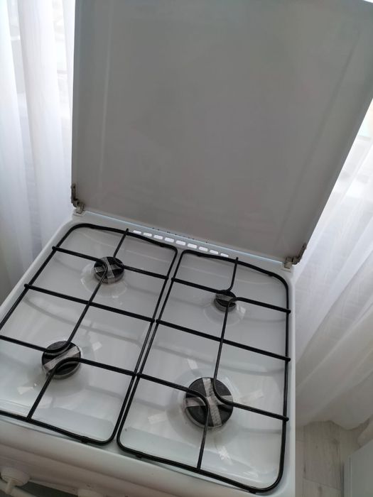 Продам газовую плиту
