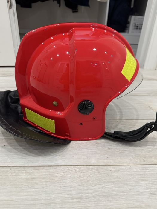 Продам пожарную каску