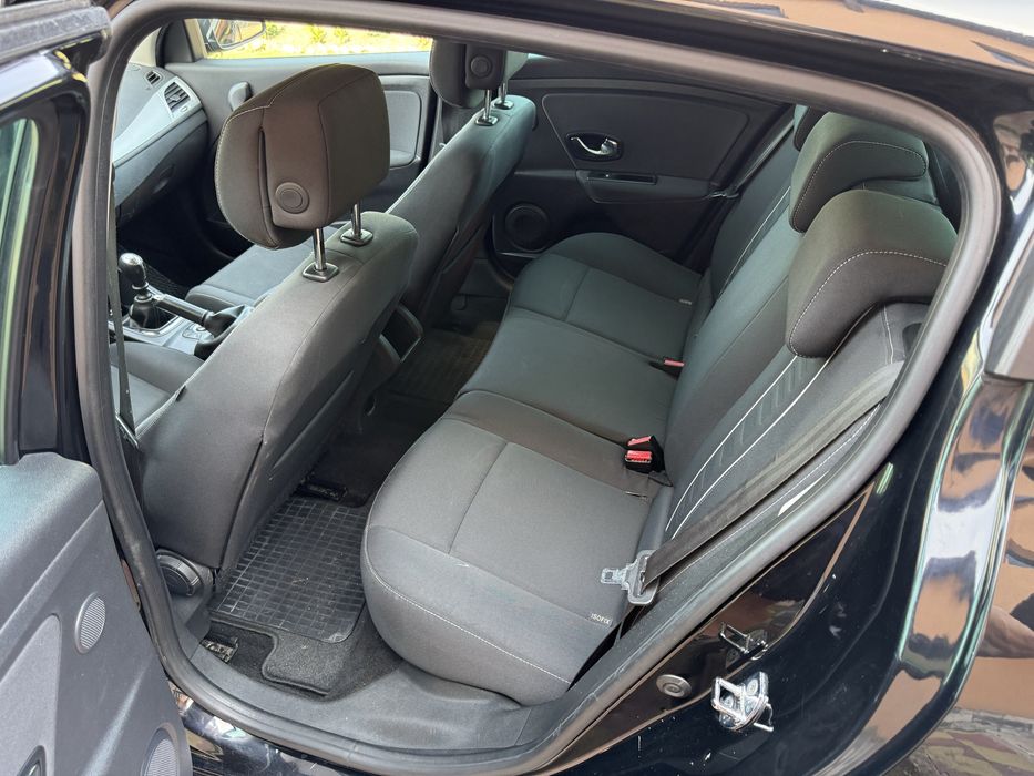 Renault Megane 1,5 Diesel-Hatchback-110 cp- euro5-recent adusa pe roti