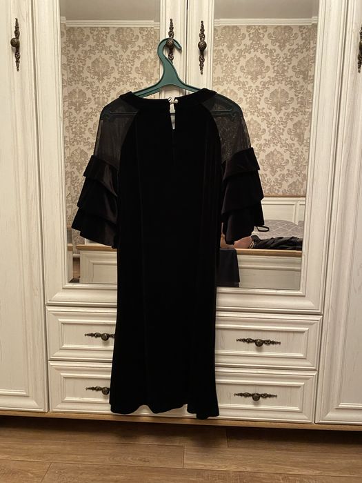 На продаже платья