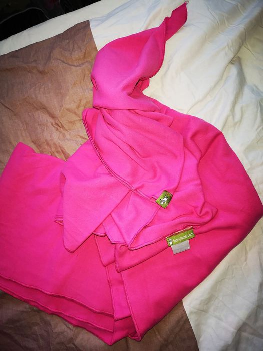 Еластичен слинг. Цвят циклама. Никога не е ползван. 1во качество