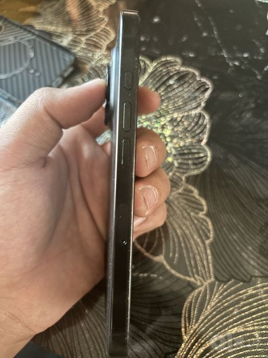Iphone 16 pro black