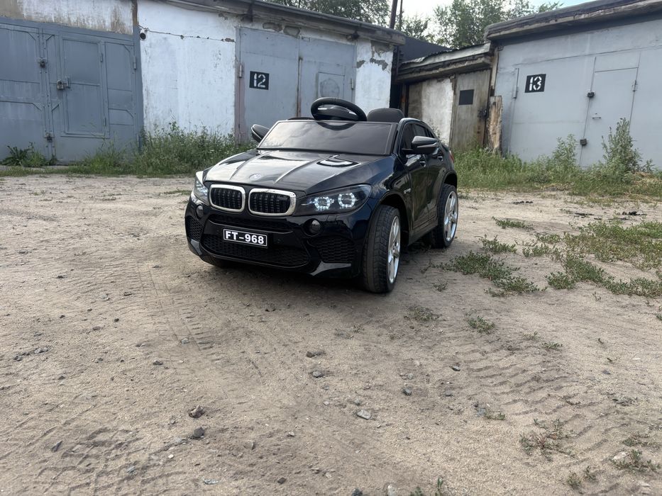 Продам машинку на пульт управление.