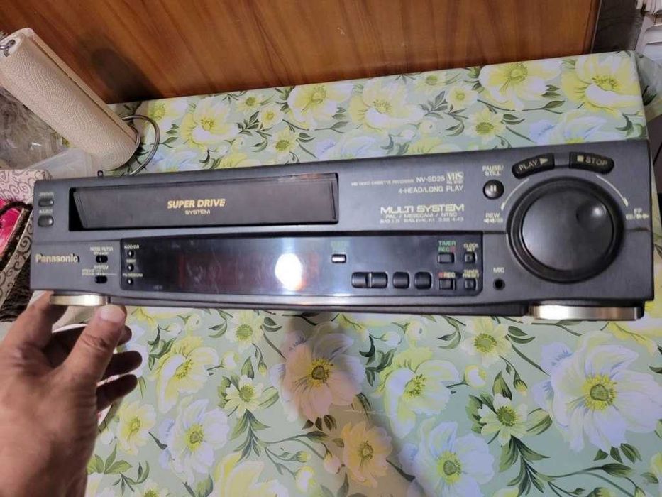 Видеомагнитафон 4х головочный Panasonic с коробкой и документами