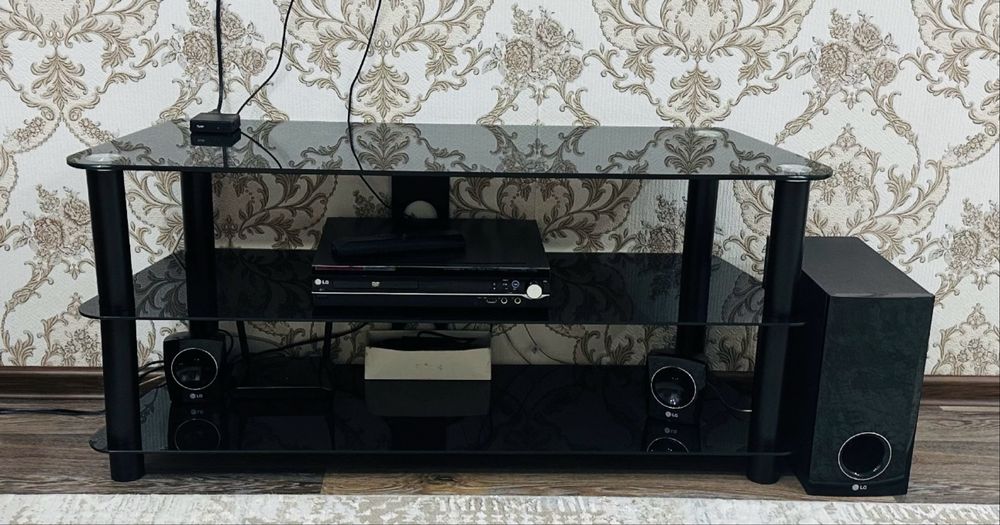 Продам тумбу под телевизор