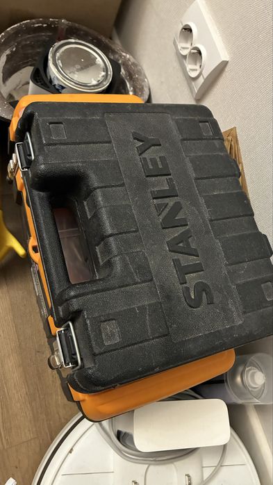 Продам шуруповерт Stanley