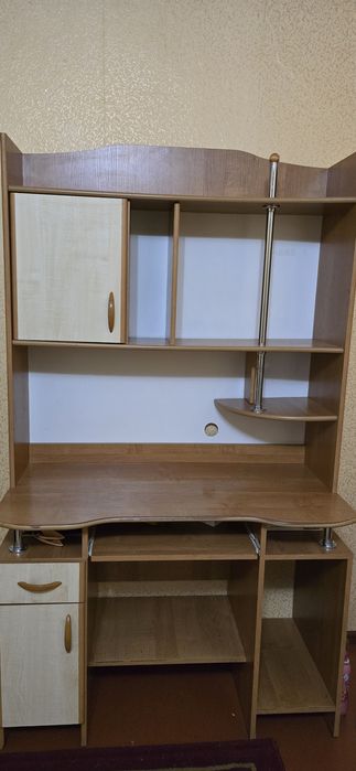 Продам детский стол