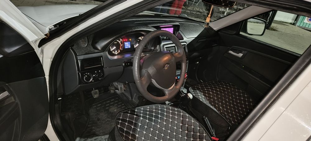 Продам Приору универсал