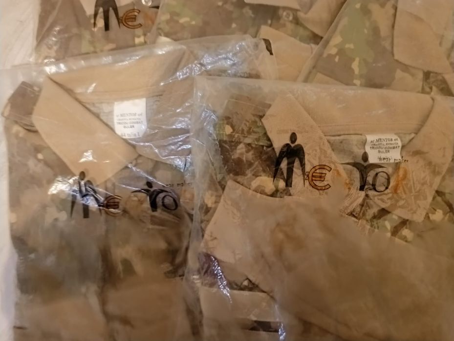 Tricou guler și epoleți maneca lunga