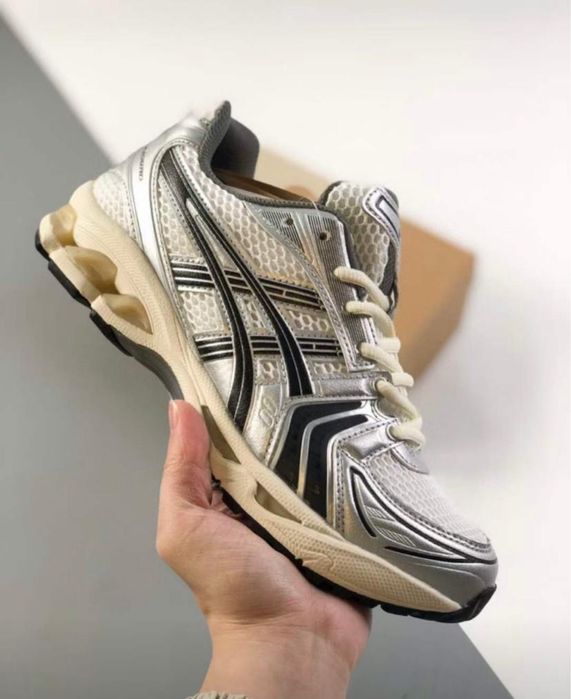 Asics оригинал кроссовка!