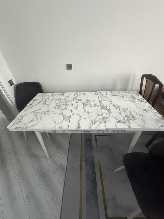 Стол со стульями