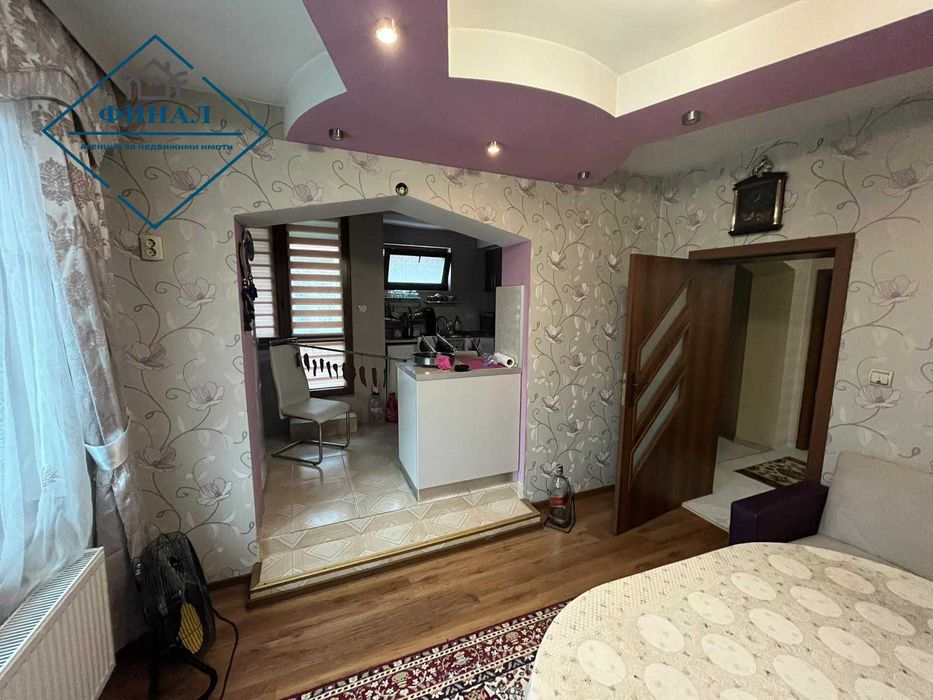 Самостоятелна къща в гр. Велики Преслав