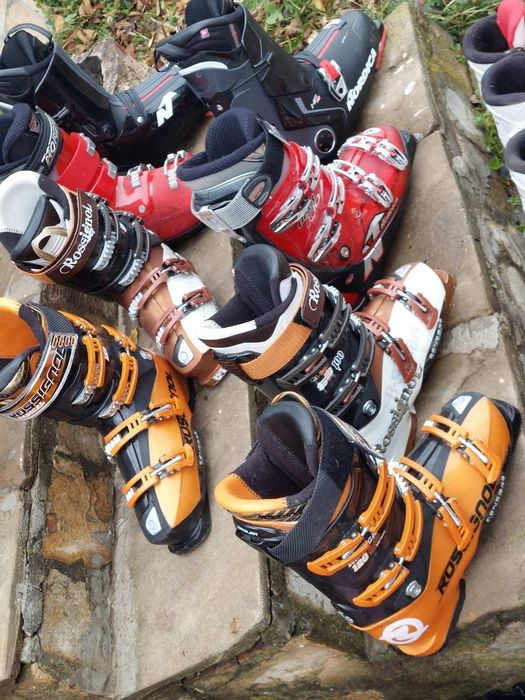 Продавам ски и ски обувки, щеки