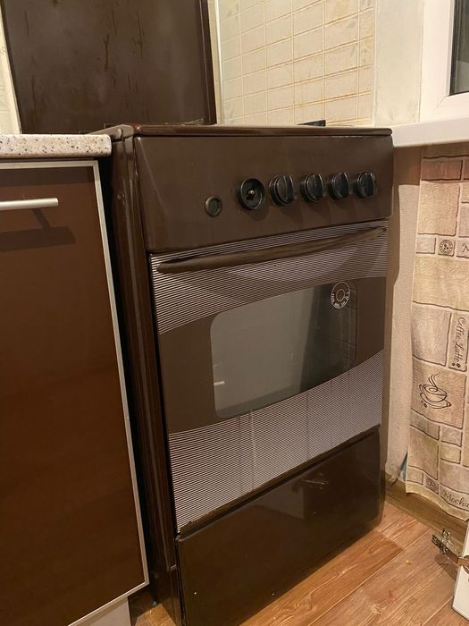 Продам газовую плиту