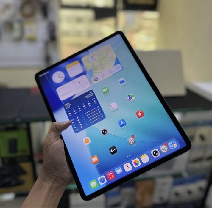 IPad 12.9 5th Generation M1 512Gb + Celular