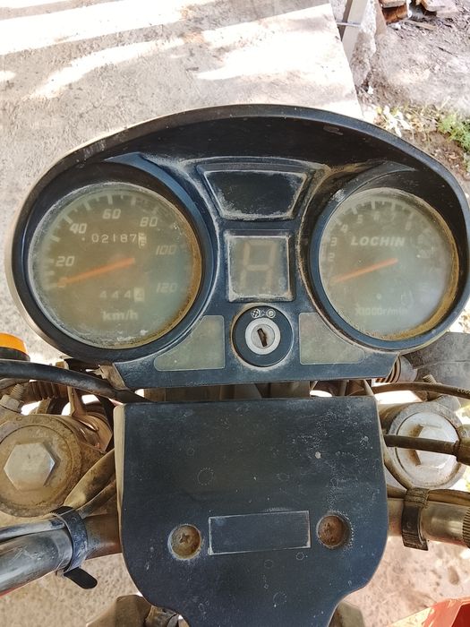 Lochin moto sotiladi