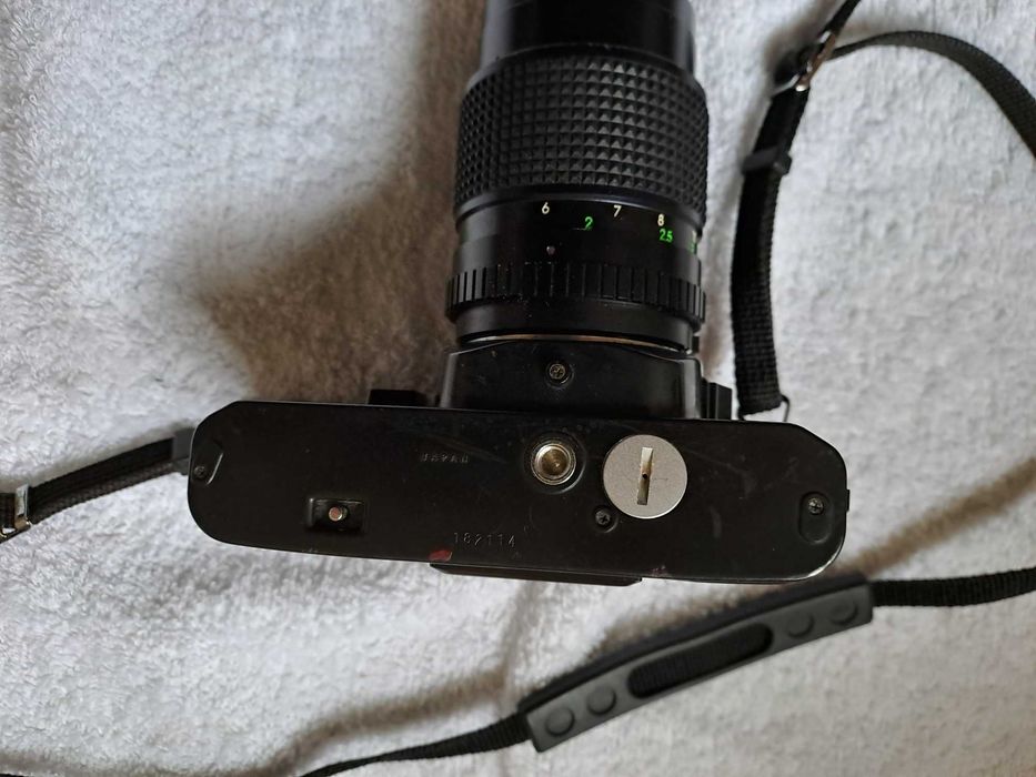 camera pe film Revue flex ( Praktica)cu obiectiv Revuenon 1/2,8 x135mm