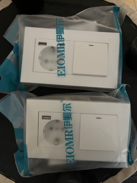 Контакт с USB + туре С и ключ за осветление