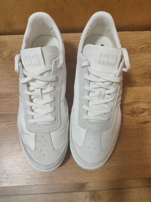 Продавам мъжки маратонки  Tommy Hilfiger номер 43 стелка 28см