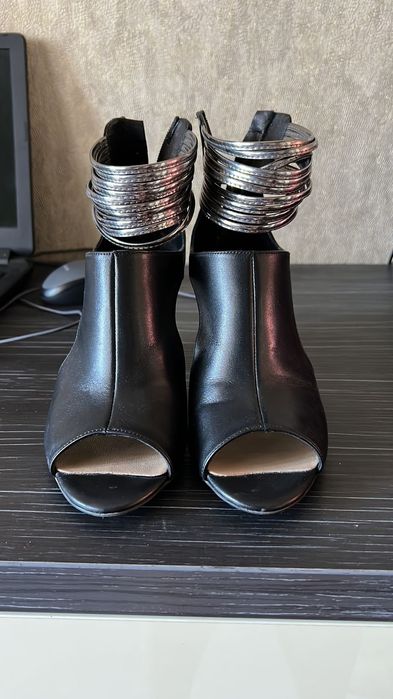 Продам кожаную обувь