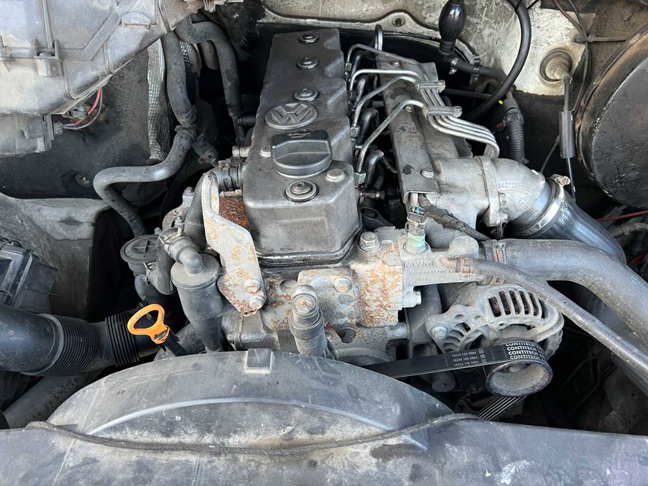 Dezmembrez PIESE Volkswagen LT 28,35,46 motor 2.8 TDI de MAN 131 cp ATA 2001 cu POMPA INJECTIE