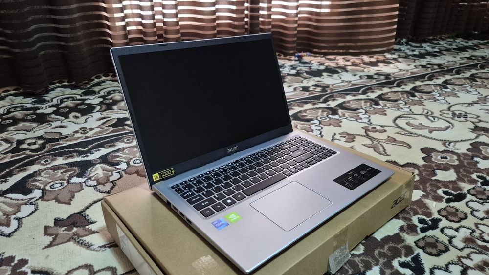 Acer core I 7 sotiladi