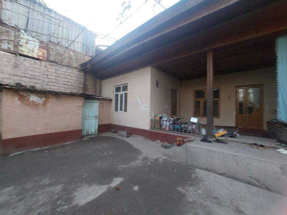 Xovli uchaska sotiladi Bektemir tumanida 10.6 sotix 8 xonali