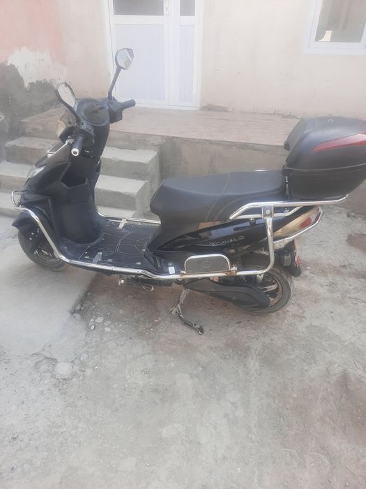 Сукутер сотилади