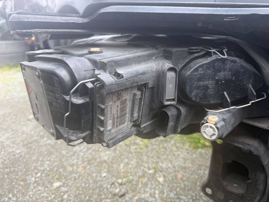 VW Passat B6 Комплект Bi-Xenon оригинални фарове