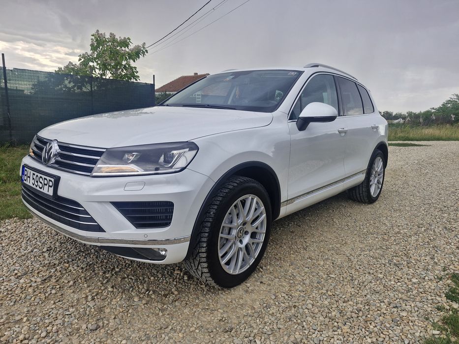 VOLKSWAGEN Touareg